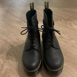DR. MARTENS | Shriver Hi Women’s Wyoming Leather Heeled Boots Black